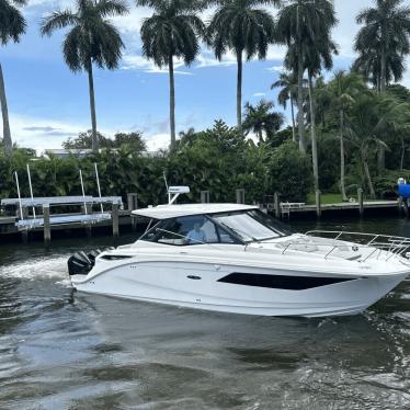 2023 Sea Ray 320daoutboard