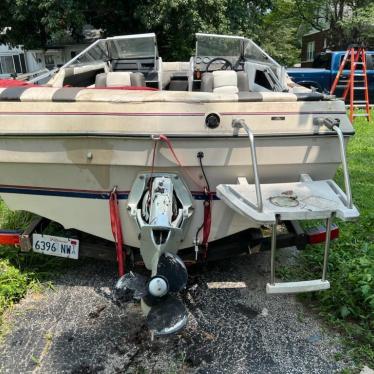 1983 Bayliner 19ft boat