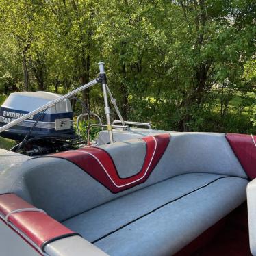 1967 Larson 16ft boat