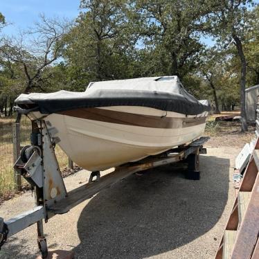 1981 Sylvan 18ft boat