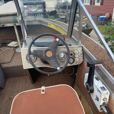 1982 Sylvan 16ft boat