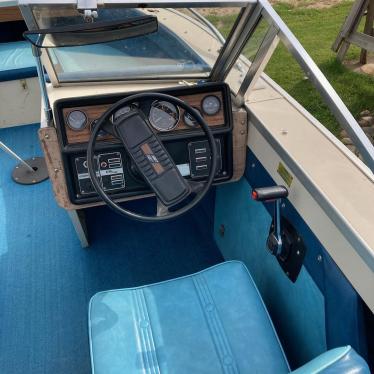 1982 Starcraft 18ft boat