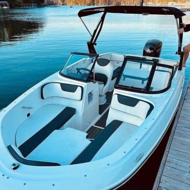 2022 Bayliner vr4