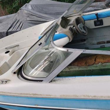 1993 Glastron 19ft boat