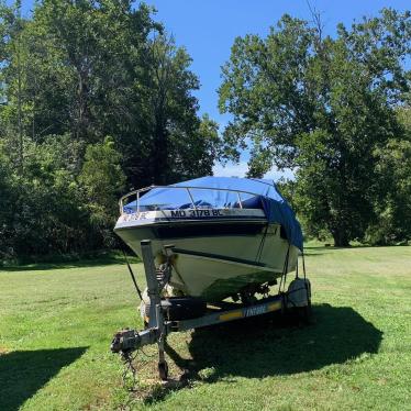 1987 Chaparral 19ft boat