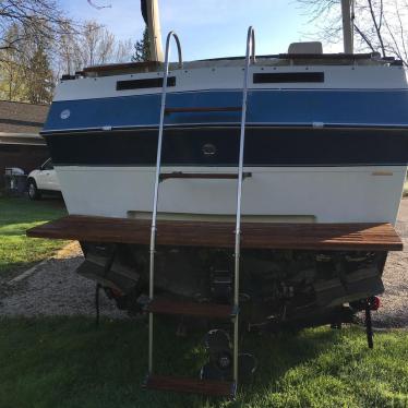 1987 Century 27ft boat