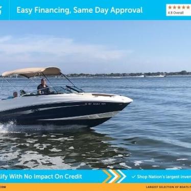 2016 Sea Ray 220 sundeck