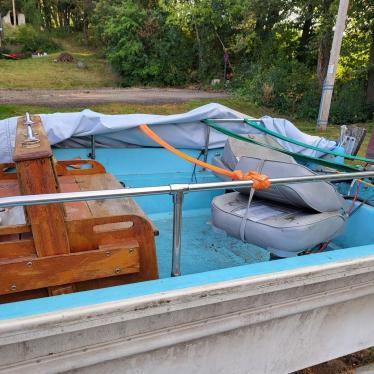 1968 Boston Whaler 17ft boat