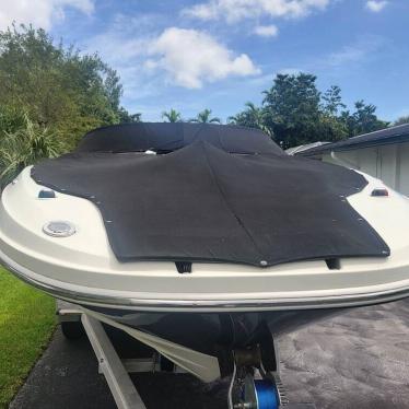 2010 Sea Ray 220 sundeck