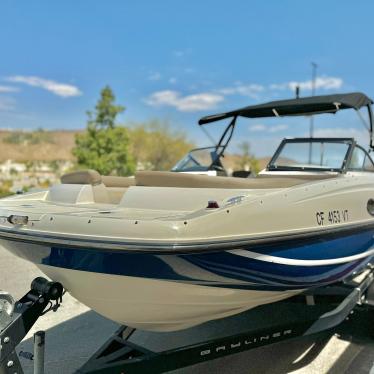 2019 Bayliner 215 deck boat