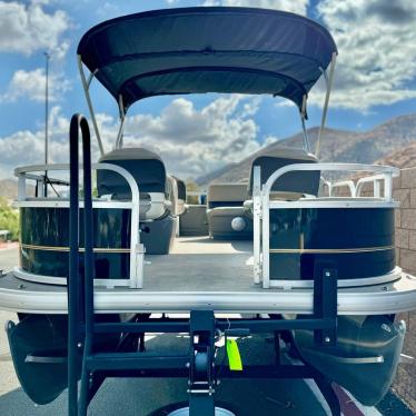 2022 Sun Tracker bass buggy 18 dlx