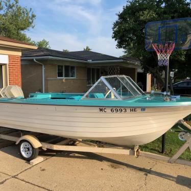 1969 Crestliner 16ft boat