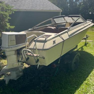 1979 Crestliner 17ft boat