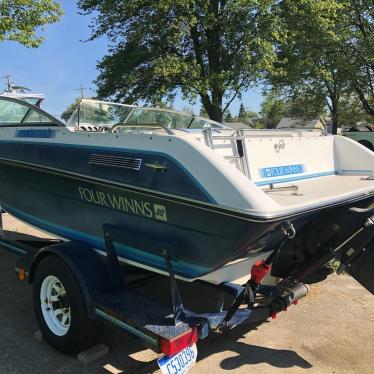 1988 Four Winns 18ft boat