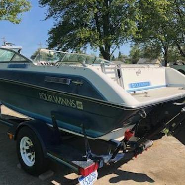 1988 Four Winns 18ft boat