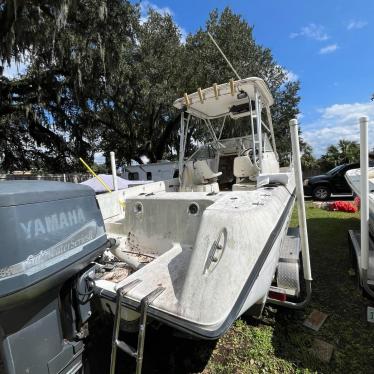 2001 Century 23ft boat