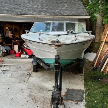 1972 Sea Ray 18ft boat