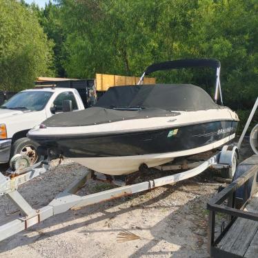 2011 Bayliner 18ft boat