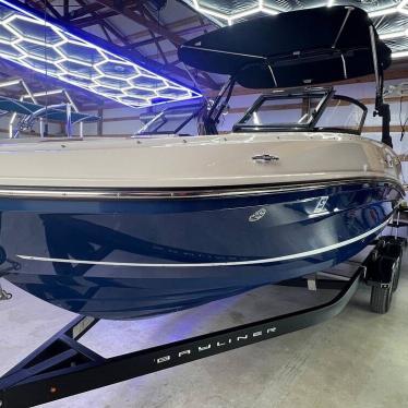 2021 Bayliner vr5