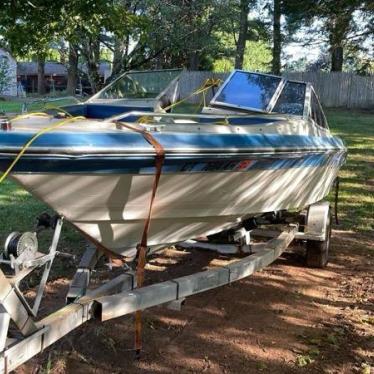 1987 Sea Ray 19ft boat