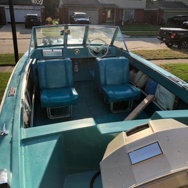 1969 Crestliner 16ft boat