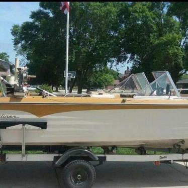 1973 Crestliner 17ft boat