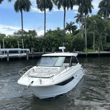 2023 Sea Ray 320daoutboard