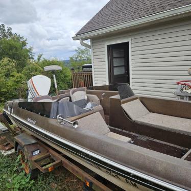 Monark 17' Runabout Boat Outboard & Has Trailer 1978 for sale for ...