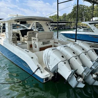 2020 Boston Whaler 380realm