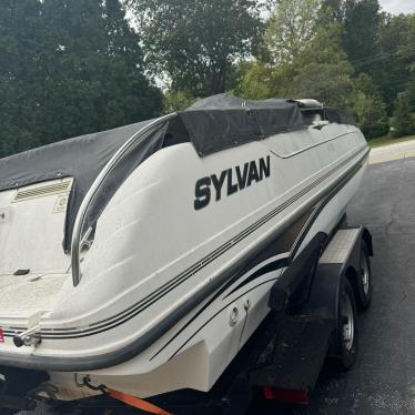 2000 Sylvan 20ft boat