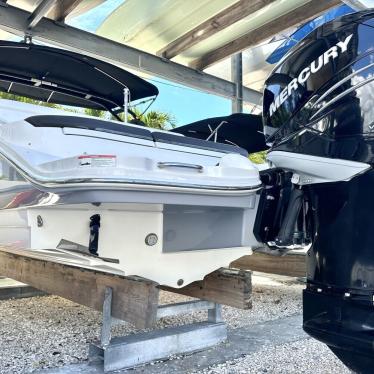 2019 Sea Ray 270sdxoutboard