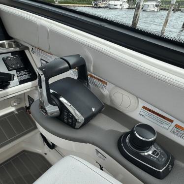 2023 Sea Ray 320sundanceroutboardcoupe