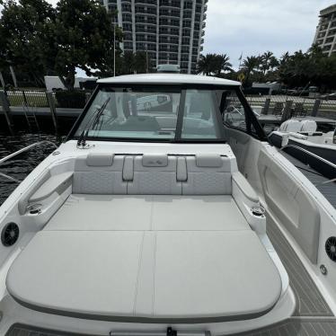 2023 Sea Ray 320sundanceroutboardcoupe