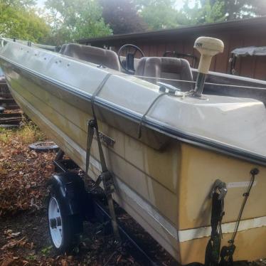 1976 Rinker 15ft boat