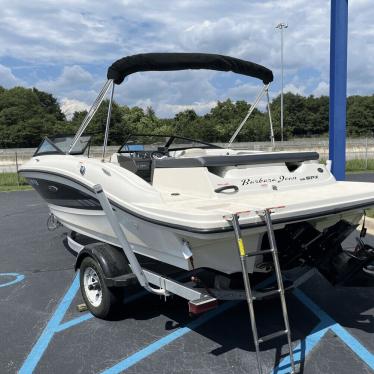 2016 Sea Ray 19spx