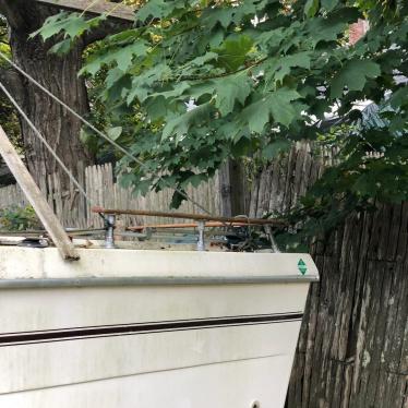 1977 Carver 22ft boat