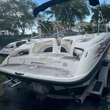 2006 Yamaha 23ft boat