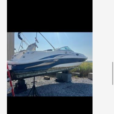 2002 Sea Ray 24ft boat