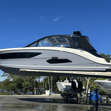 2022 Sea Ray 370sundanceroutboard