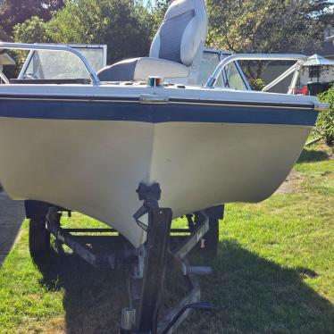 1976 Crestliner 15ft boat