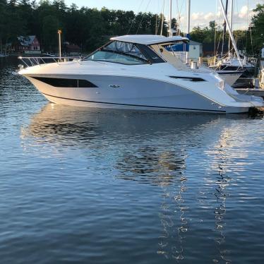 2021 Sea Ray 320 sundancer