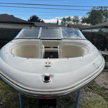 2004 Chaparral 18ft boat