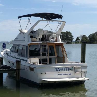 1988 Bayliner 32ft boat