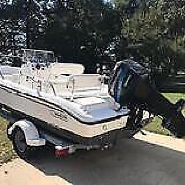 2000 Boston Whaler 18ft boat