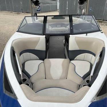 2012 Malibu wakesetter 23lsv