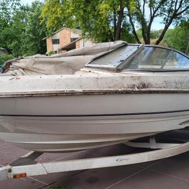 1998 Bayliner 18ft boat