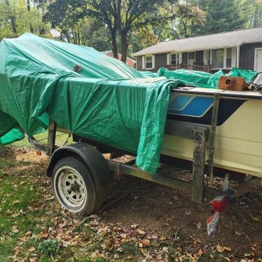 1984 Starcraft 15ft boat