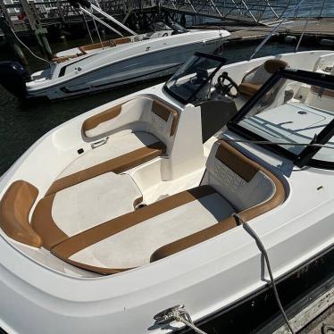 2022 Bayliner vr6 ob