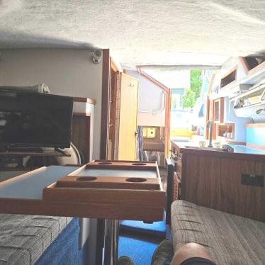 1987 Sea Ray 250 cuddy cabin