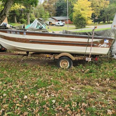 1984 Starcraft 15ft boat